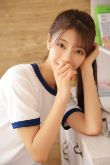宝宝把腿抬起来靠墙上怎么回事